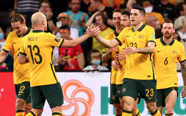 欧超杯今晨走向成谜，上海申花状态回暖，球迷炸锅，更衣室氛围转暖的简单介绍-米兰体育